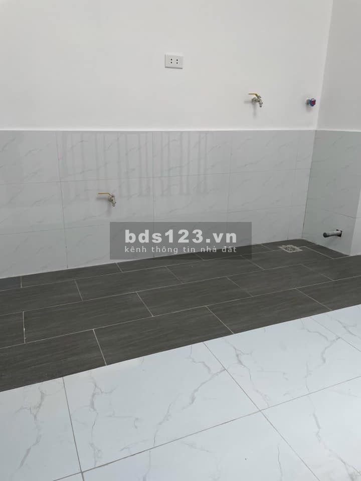 Bán nhà chính chủ giá chỉ nhỉnh 4 tỷ có ngay phố Đại Từ 5 tầng LH: 0914736203