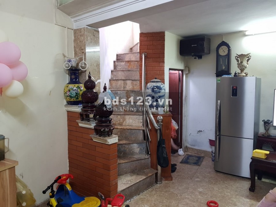 Chỉ 2 tỷ có nhà lô góc 25m2 x 4 tầng gần Ngã 4 Bạch Mai, phố Huế ngõ xe máy tránh, sổ đỏ riêng