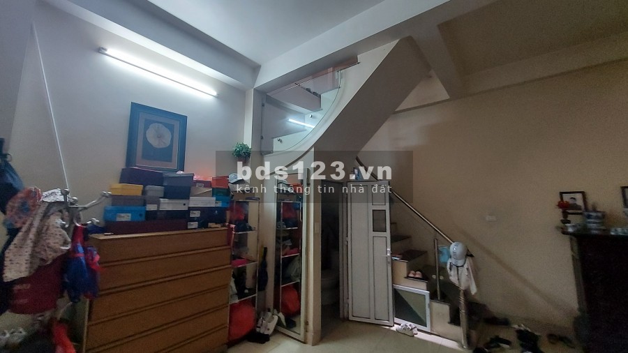 Bán nhà phố Cảm Hội các ngõ thông nhau, gần trung tâm Hai Bà Trưng, 6 tầng đúc