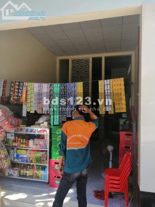 Gia đình xuất ngoại định cư cần bán dãy trọ 300m2 đang thuê kín phòng, chính chủ, an toàn pháp lý.