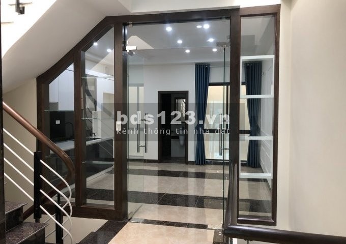 Bán gấp phố Nguyễn Thị Định kinh doanh hết ý, an sinh tuyệt vời, giá bán 8 tỷ