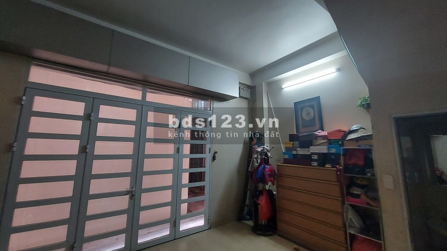 Bán nhà phố Cảm Hội các ngõ thông nhau, gần trung tâm Hai Bà Trưng, 6 tầng đúc