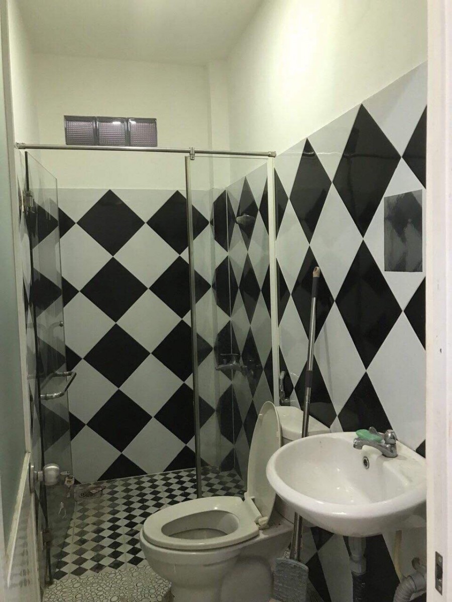 Khu vực sầm uất Phan Xích Long dt 40m2, 3 lầu, nở hậu 3.7 hỗ trợ nhanh giá bán chỉ 5 tỷ