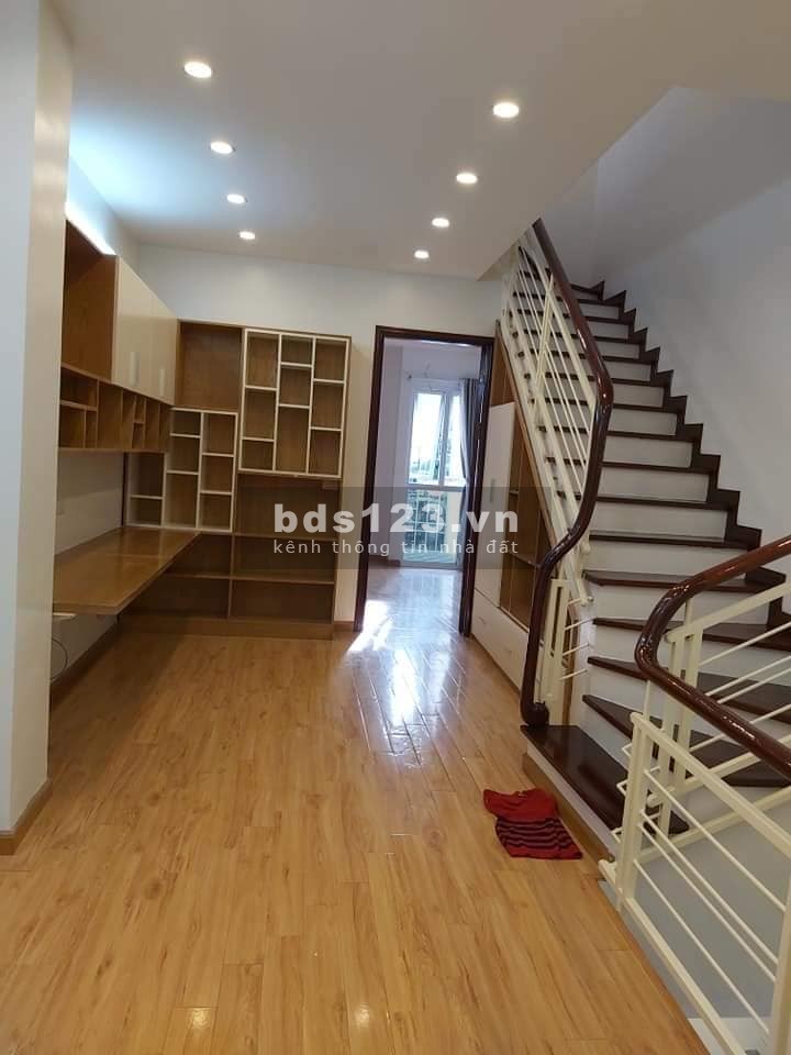 Bán nhà Điện Biên Phủ, Ba Đình, Sát Cột Cờ Hà Nội 25m2, 5T, 4 Tỷ. Sổ đỏ chính chủ.