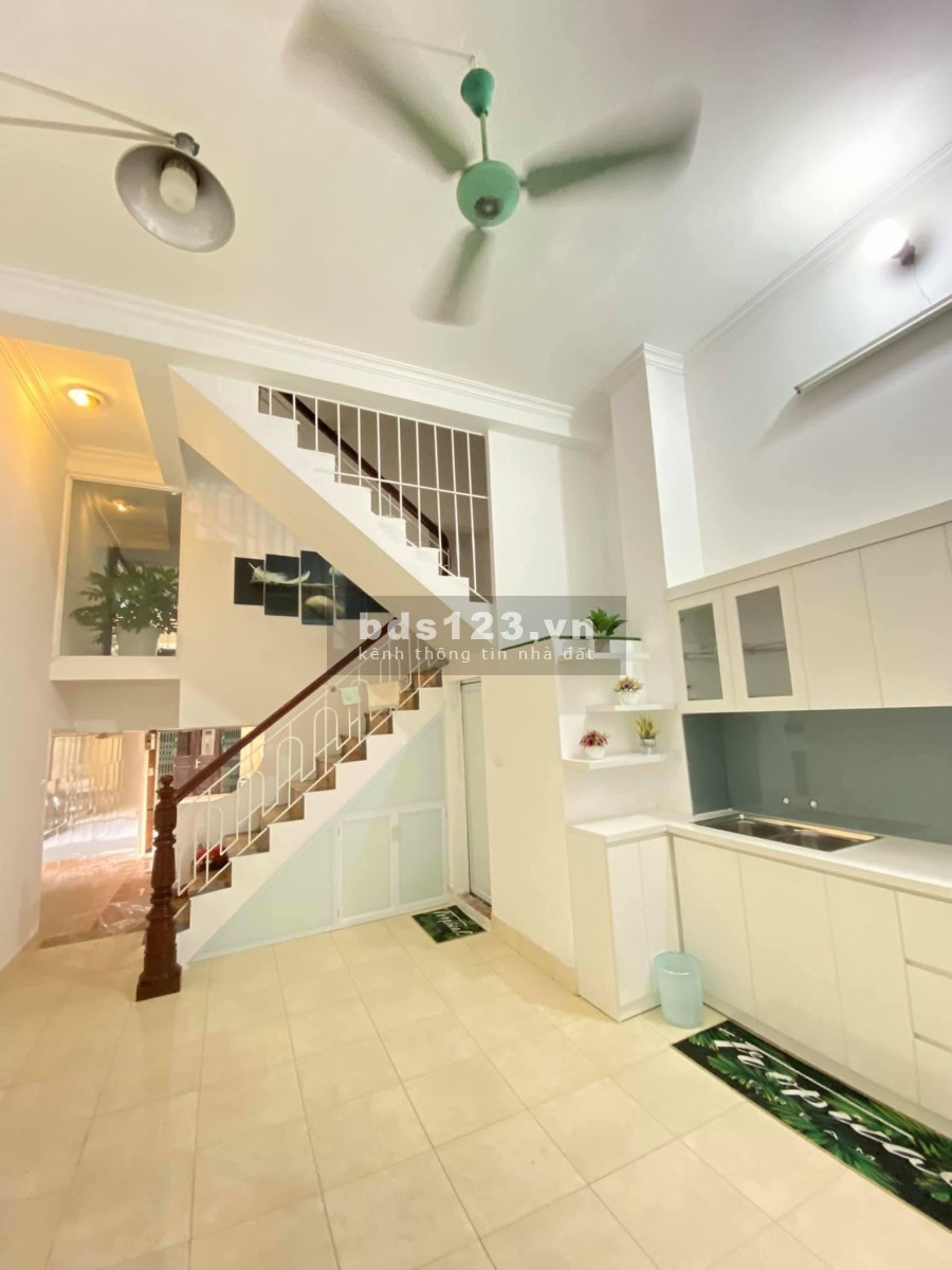 Nhà Gia Thụy, phân lô, ô tô tránh, diện tích 52m, mt 5m, 5 tầng, giá 6.8 tỷ