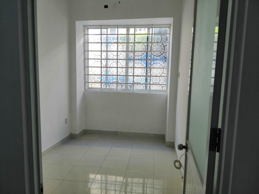 Khu vực sầm uất Phan Xích Long dt 40m2, 3 lầu, nở hậu 3.7 hỗ trợ nhanh giá bán chỉ 5 tỷ