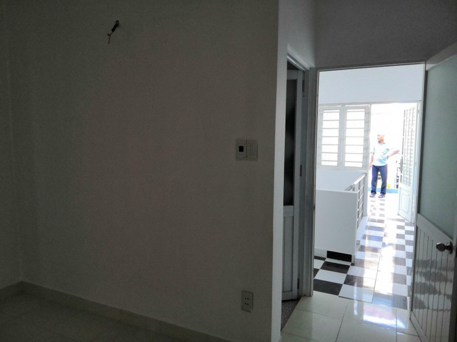 Khu vực sầm uất Phan Xích Long dt 40m2, 3 lầu, nở hậu 3.7 hỗ trợ nhanh giá bán chỉ 5 tỷ