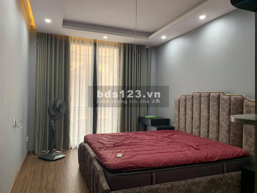 Nhà đẹp lung linh phố VIP Nguyễn Sơn ngõ ô tô tránh ô tô vào nhà giá nhỉnh 4 tỷ