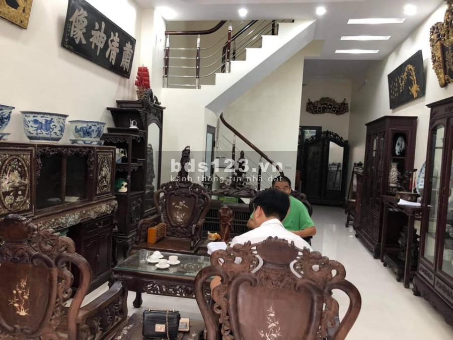 Bán nhà Trần Cung, Cầu Giấy, giá bán 3.85 tỷ, dt 46m2, thoáng sáng, ô tô 5 tạ đỗ