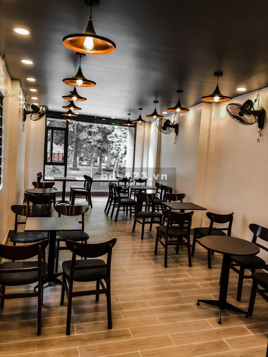 Nhà mặt tiền Hoàng Văn Thụ. Kinh doanh đa ngành giá bán nhanh 11 tỷ, sổ sẵn