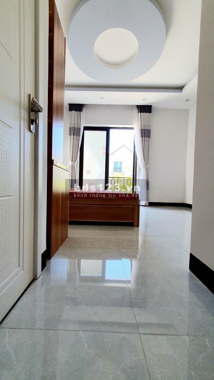 Bán nhà 2 tầng khu B Royal Parl full nội thất, đã có sổ hồng riêng chính chủ, lhcc