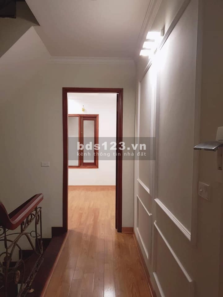 Bán nhà nguyên căn Võ Chí Công đúc kiên cố 5 tầng, dt 45m2, giá bán 6.2 tỷ