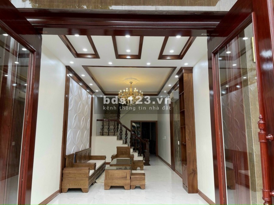 Bán nhà mặt phố Nguyễn Thị Định, dt 68m2, mt 4m, 4 tầng, 3 ngủ, gara, 5.5 tỷ, nhà đẹp