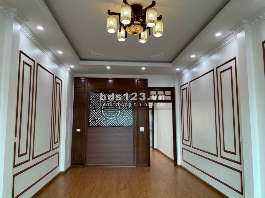 Bán nhà mặt phố Nguyễn Thị Định, dt 68m2, mt 4m, 4 tầng, 3 ngủ, gara, 5.5 tỷ, nhà đẹp