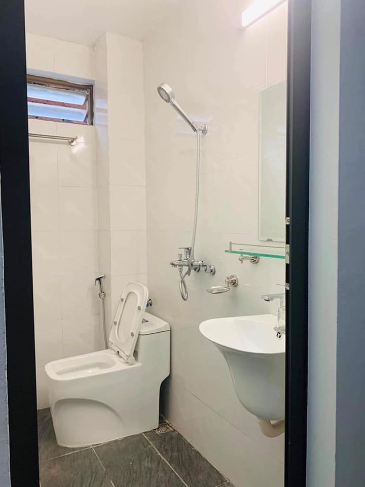 Bán nhà Mặt phố Sơn Tây, Ba Đình dt 32m2 5 tầng mt 6m giá bán chỉ 10,95 tỷ
