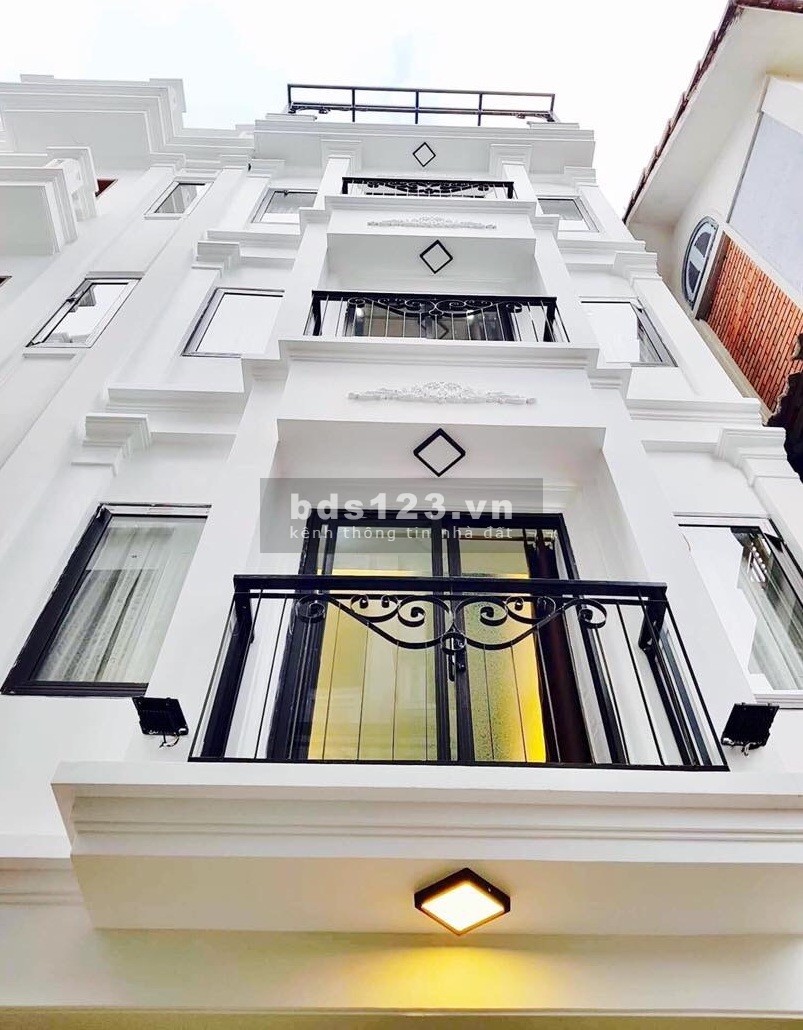 Bán nhà Ngọc Lâm Long Biên, nhà mới ở luôn thoáng trước sau, ô tô đỗ cửa