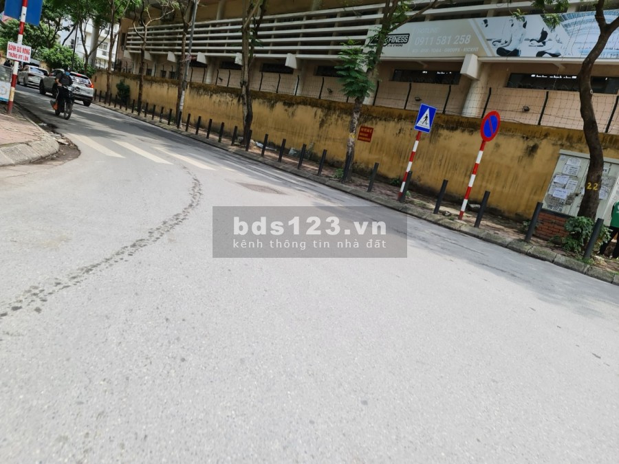 Cần cho thuê nhà mặt phố Phạm Tuấn Tài dt 65m2, 5 tầng, mặt tiền 5m, có hầm, ô tô đỗ cửa