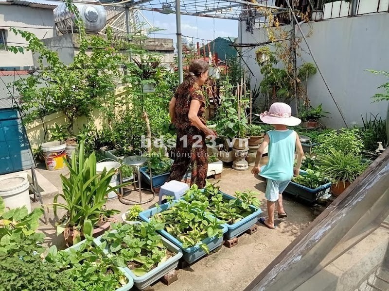 Bán nhà 2 mặt ngõ 3 mặt thoáng vĩnh viễn, đường Tạ Quang Bửu, giá bán 4.4 tỷ, lhcc