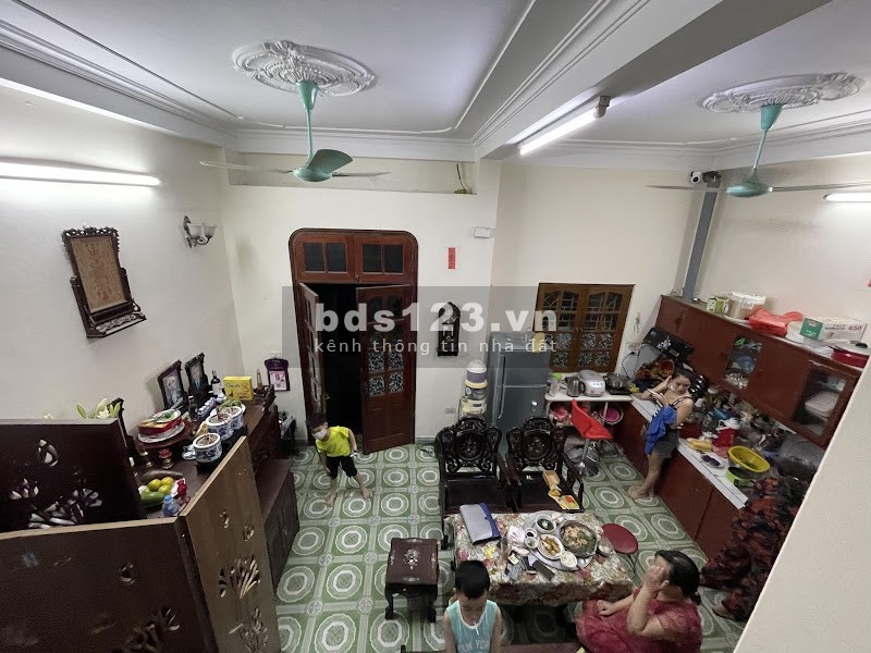 Bán nhà 2 mặt ngõ 3 mặt thoáng vĩnh viễn, đường Tạ Quang Bửu, giá bán 4.4 tỷ, lhcc