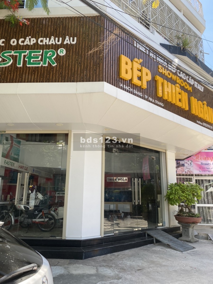 Bán nhà 3 tầng góc 2 mặt tiền số 01 đường Bạch Đằng, p. Phước Tiến, tp. Nha Trang