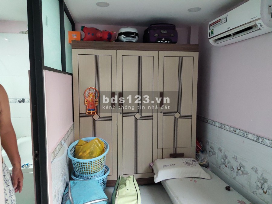 Chính chủ bán nhà Hồ Thị Kỷ, P1, Quận 10, dtsd 15m2, 1 trệt, 3 lầu, dt (3x5)m, chỉ 3.9 tỷ