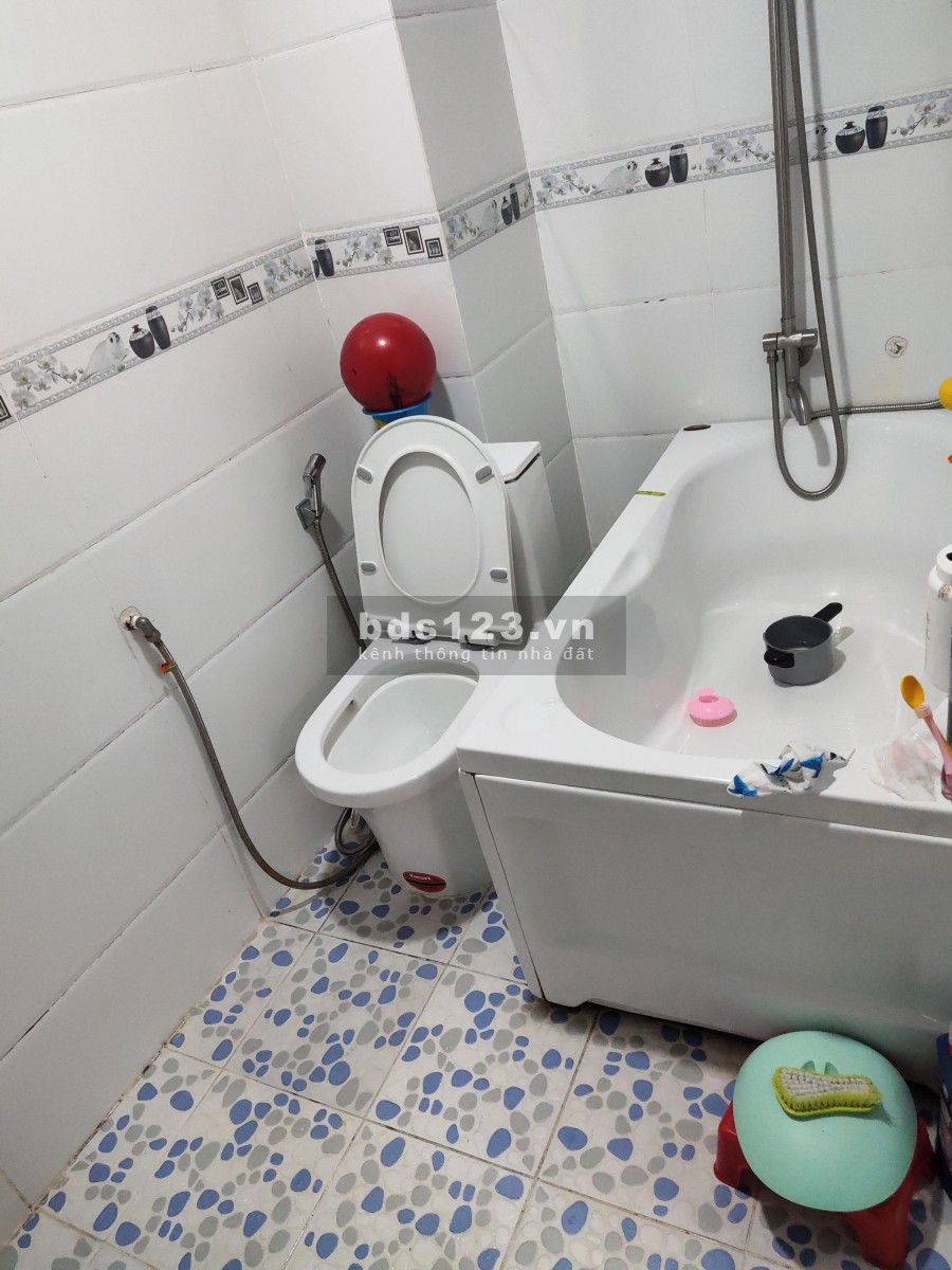 Chính chủ bán nhà Hồ Thị Kỷ, P1, Quận 10, dtsd 15m2, 1 trệt, 3 lầu, dt (3x5)m, chỉ 3.9 tỷ