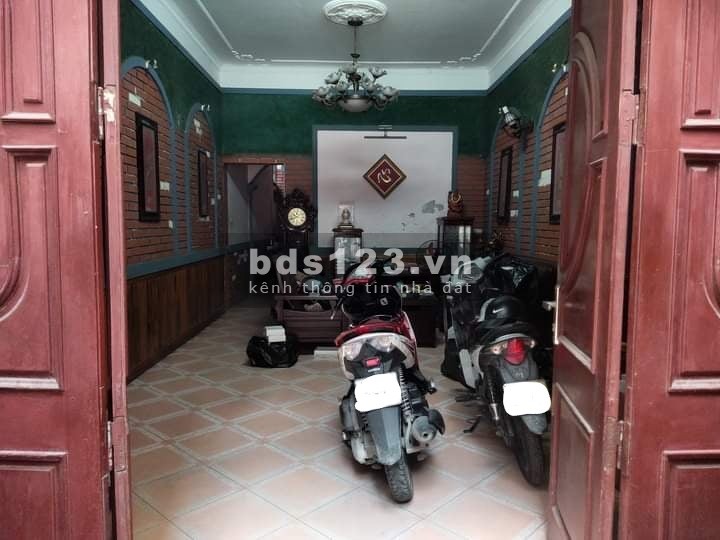 Bán nhà Trần Khát Chân ngõ ô tô đỗ cửa dt 60m2, 4 tầng đúc, giá 3.55 tỷ