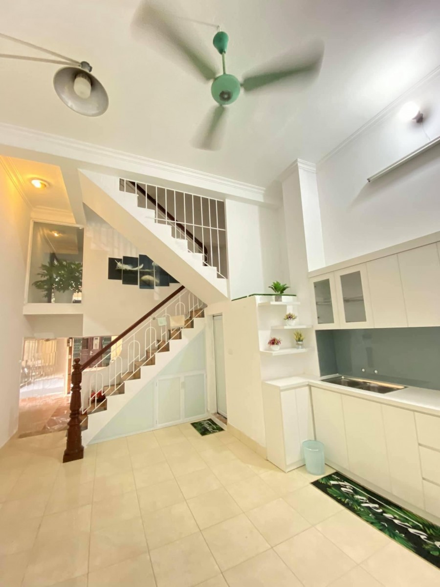 Chính chủ bán nhà Nguyễn Văn Cừ phân lô ô tô tránh gara kinh doanh ngõ thông các ngã