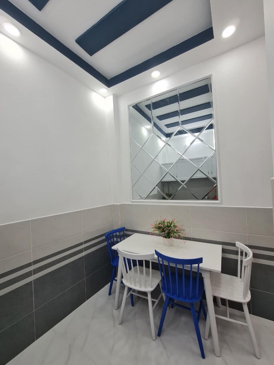 Hẻm xe hơi chính chủ bán nhà 864/64 Tôn Đản, phường 5,dt 43m2, 3 tầng, Gía 5.1 tỷ.