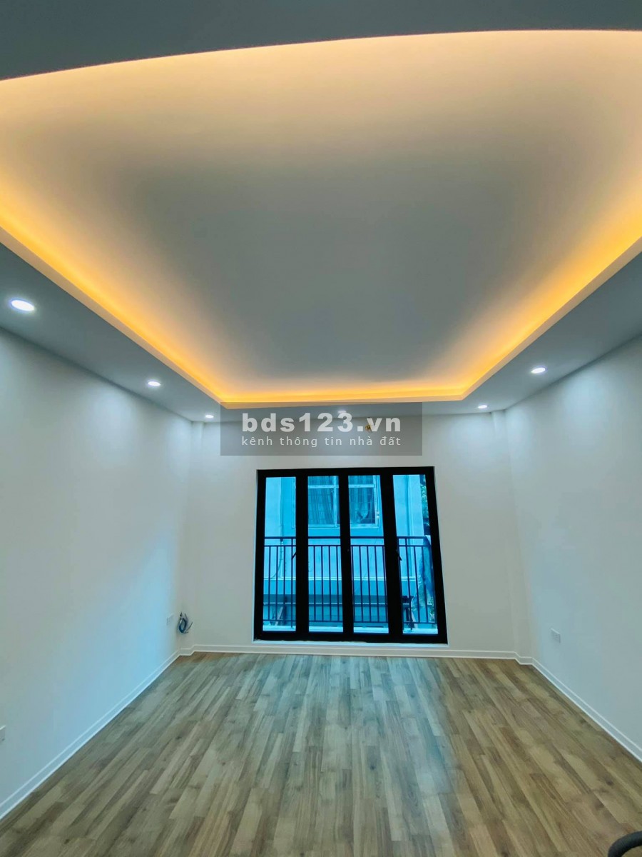 Nhà mới đẹp xách vali về ở luôn Phạm Văn Đồng dt 42m2, 5 tầng, mt 3.8m 30m ra ô tô giá 3.1 tỷ