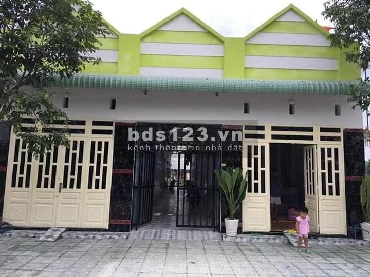 Gia đình kinh doanh thua lỗ, nợ tiền ngân hàng nên cần bán dãy trọ 300m2, chính chủ, an toàn pháp lý