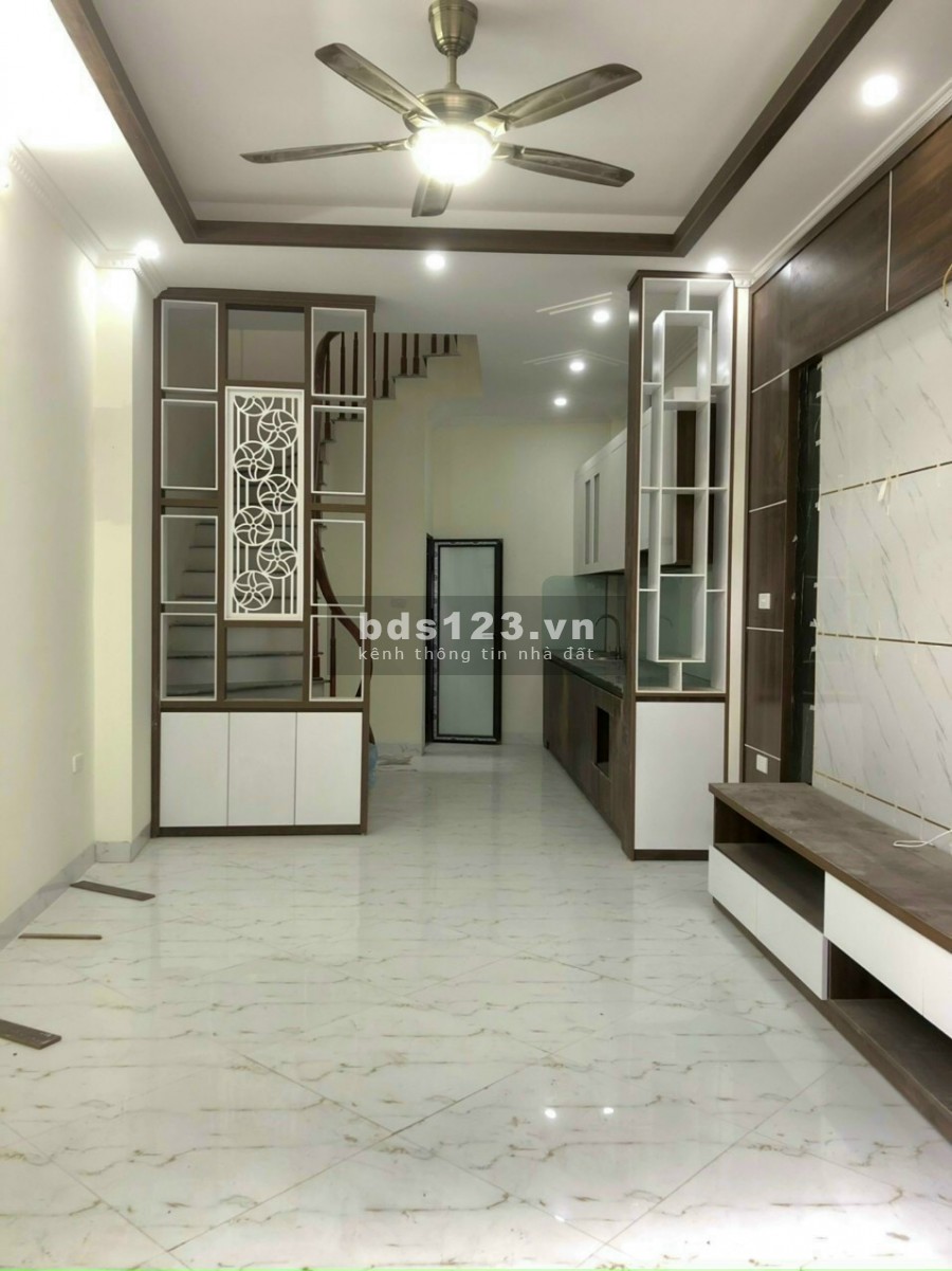 Nhà 33m2 xây 5 tầng đẳng cấp, gần bể bơi Đa Sỹ, cách đường ô tô tránh 50m lh 0984672007
