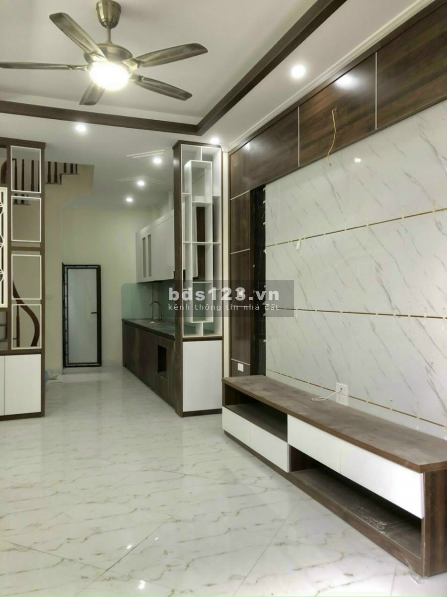Nhà 33m2 xây 5 tầng đẳng cấp, gần bể bơi Đa Sỹ, cách đường ô tô tránh 50m lh 0984672007