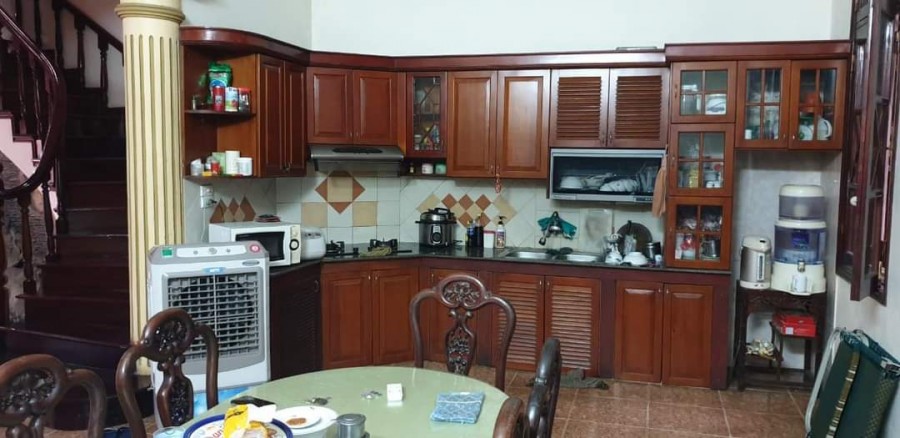 Cần bán Biệt thự Yên Hòa Quận Cầu Giấy diện tích 135m2 4 tầng chỉ hơn 11 tỷ ở cực sướng