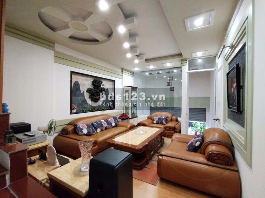 Nhà phố Trần Nguyên Hãn, 4 tầng 64m2 chỉ 4,8 tỷ Nhà kiên cố, khu dân cư văn minh, bảo vệ 24/7