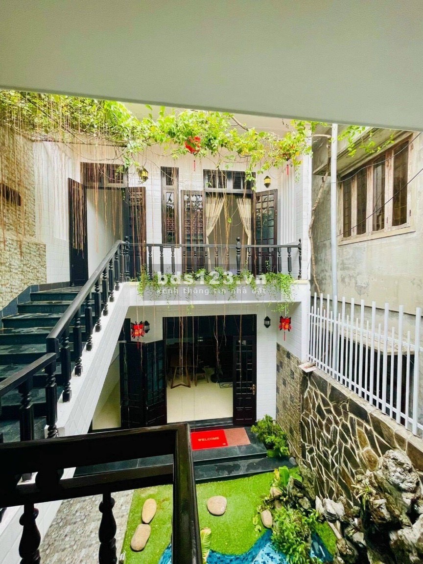 Bán gấp nhà 3 tầng siêu kiên cố kiệt ô tô Nguyễn Lộ Trạch kqh Xuân Phú
