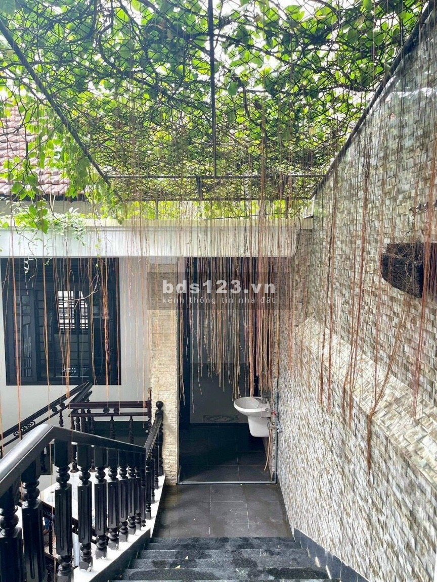 Bán gấp nhà 3 tầng siêu kiên cố kiệt ô tô Nguyễn Lộ Trạch kqh Xuân Phú