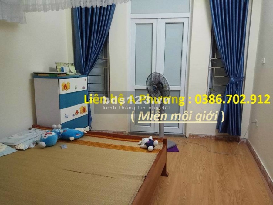 Bán nhà ngõ oto Quang Trung diện tích 35m2, 5 tầng, giá bán chỉ có 2,2 tỷ.