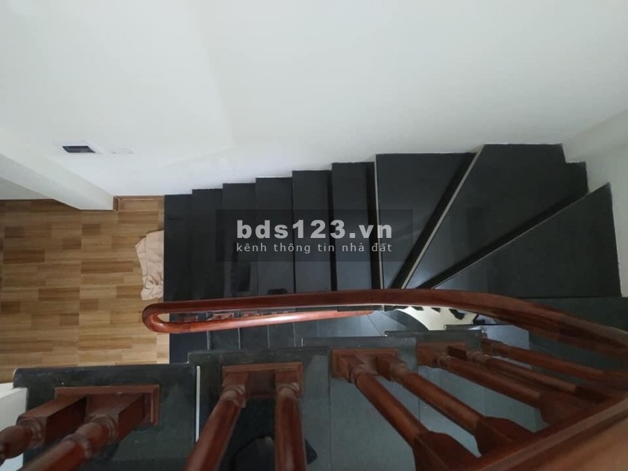 Bán nhà Lê Trọng Tấn, full nội thất tiền tỷ, ngõ thông ô tô kinh doanh, giá 3,35 tỷ, lh 0978996965