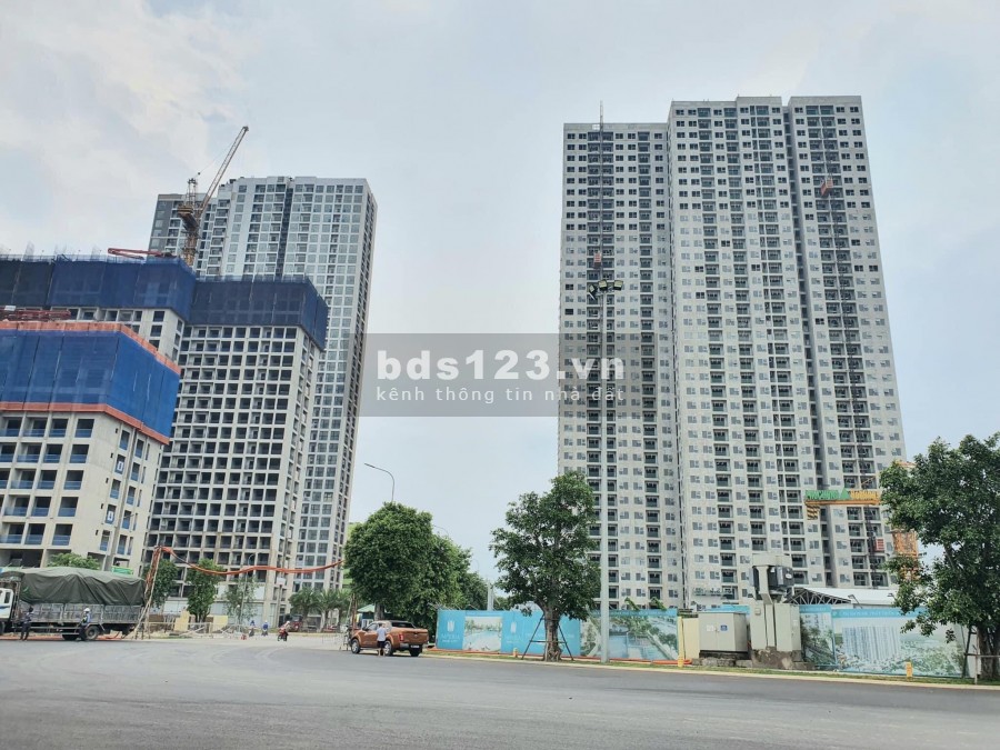 Bán cắt lỗ căn hộ vị trí đẹp nhất Vinhomes Smart City view hồ điều hòa, vị trí trung tâm
