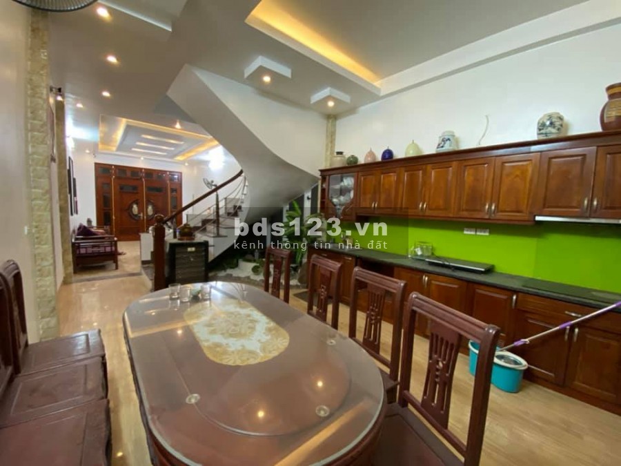 Nhà nguyên căn đẹp lô góc Xã Đàn, mt rộng, dt 62m2, giá bán 5 tỷ, an sinh cực đỉnh