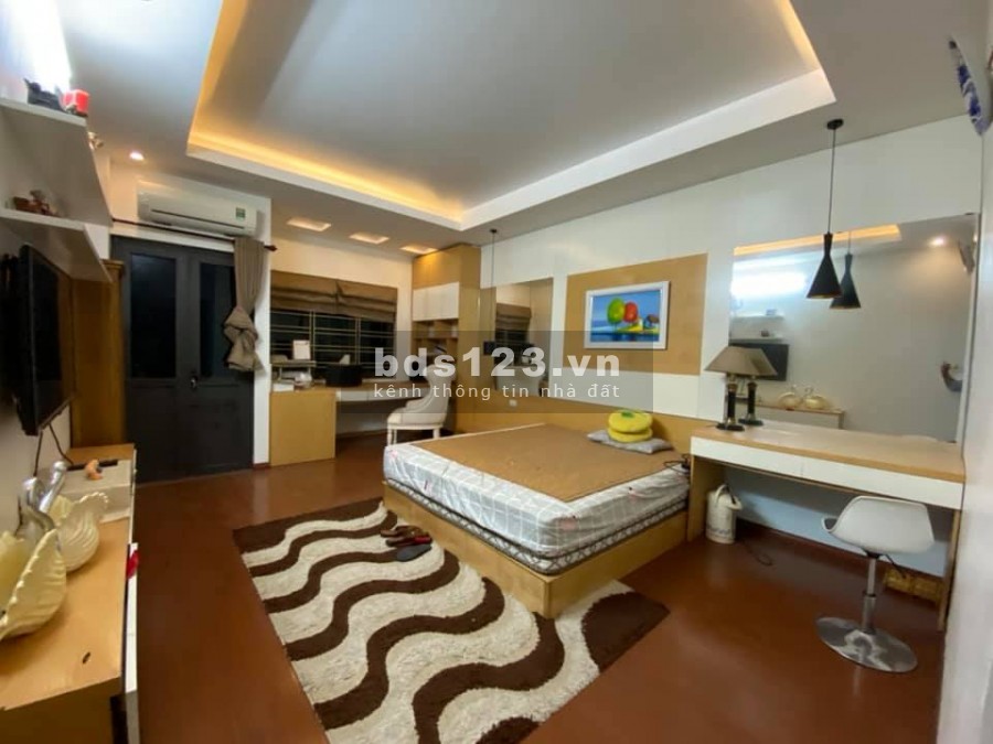 Nhà nguyên căn đẹp lô góc Xã Đàn, mt rộng, dt 62m2, giá bán 5 tỷ, an sinh cực đỉnh