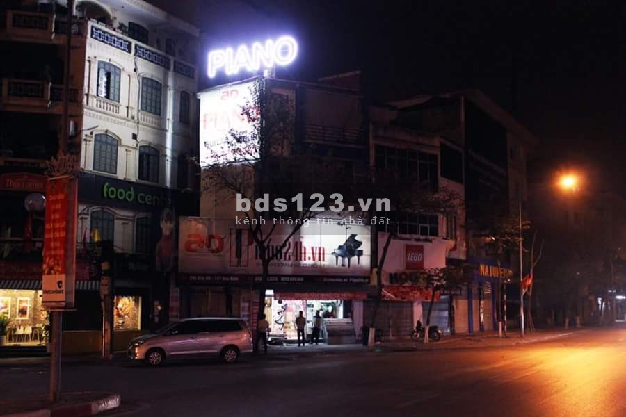 Bán gấp nhà Kim Mã diện tích 60m2 mặt tiền 6.8m oto vào nhà, nhà đẹp ở luôn