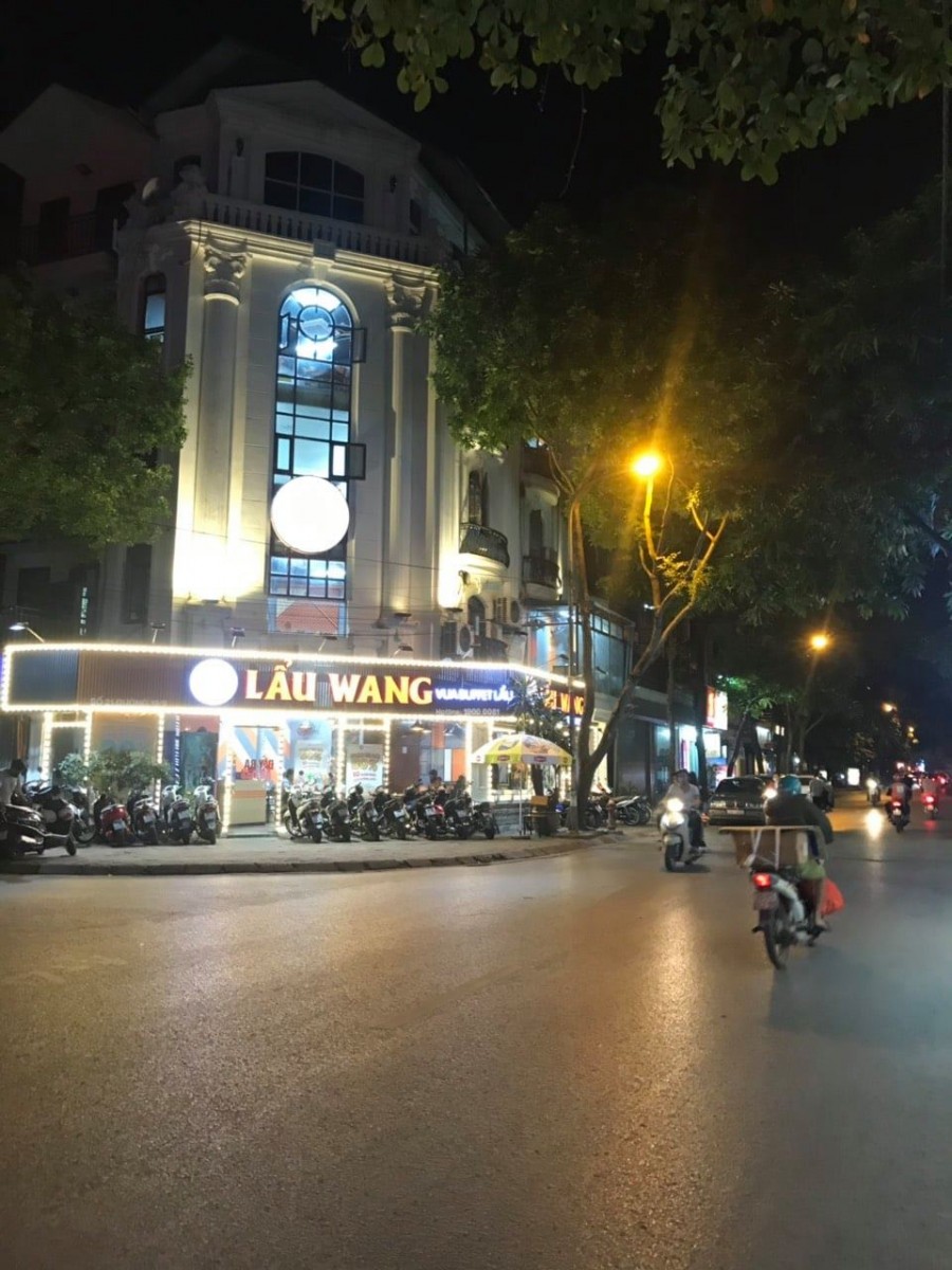 Bán Nhà Mặt Phố 19.5, Lô Góc Thoáng Sáng Rực Rỡ, Phân Lô, Vỉa Hè, KD Sầm Uất.