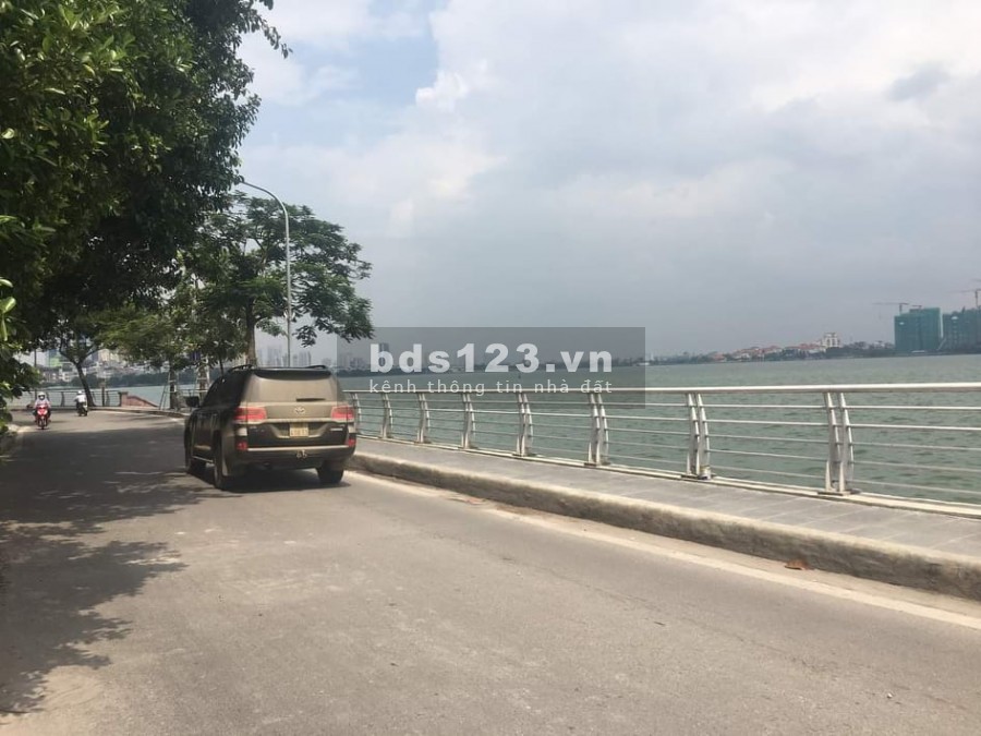 Bán nhà trung tâm Quận Tây Hồ mặt phố Yên Hoà, diện tích 46m2, giá bán 16.2 tỷ