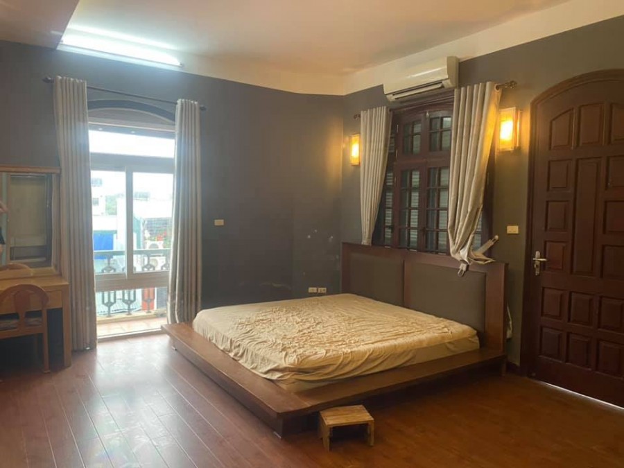 Siêu biệt thự Tây Hồ kinh doanh ô tô tránh, gần Hồ Tây, cực rẻ 139 triệu/m2