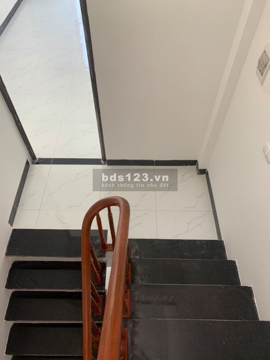 Nhỉnh 2 Tỷ có nhà Trung tâm Quận 5 Tầng xây mới Sổ đỏ chính chủ nội thất Châu Âu.