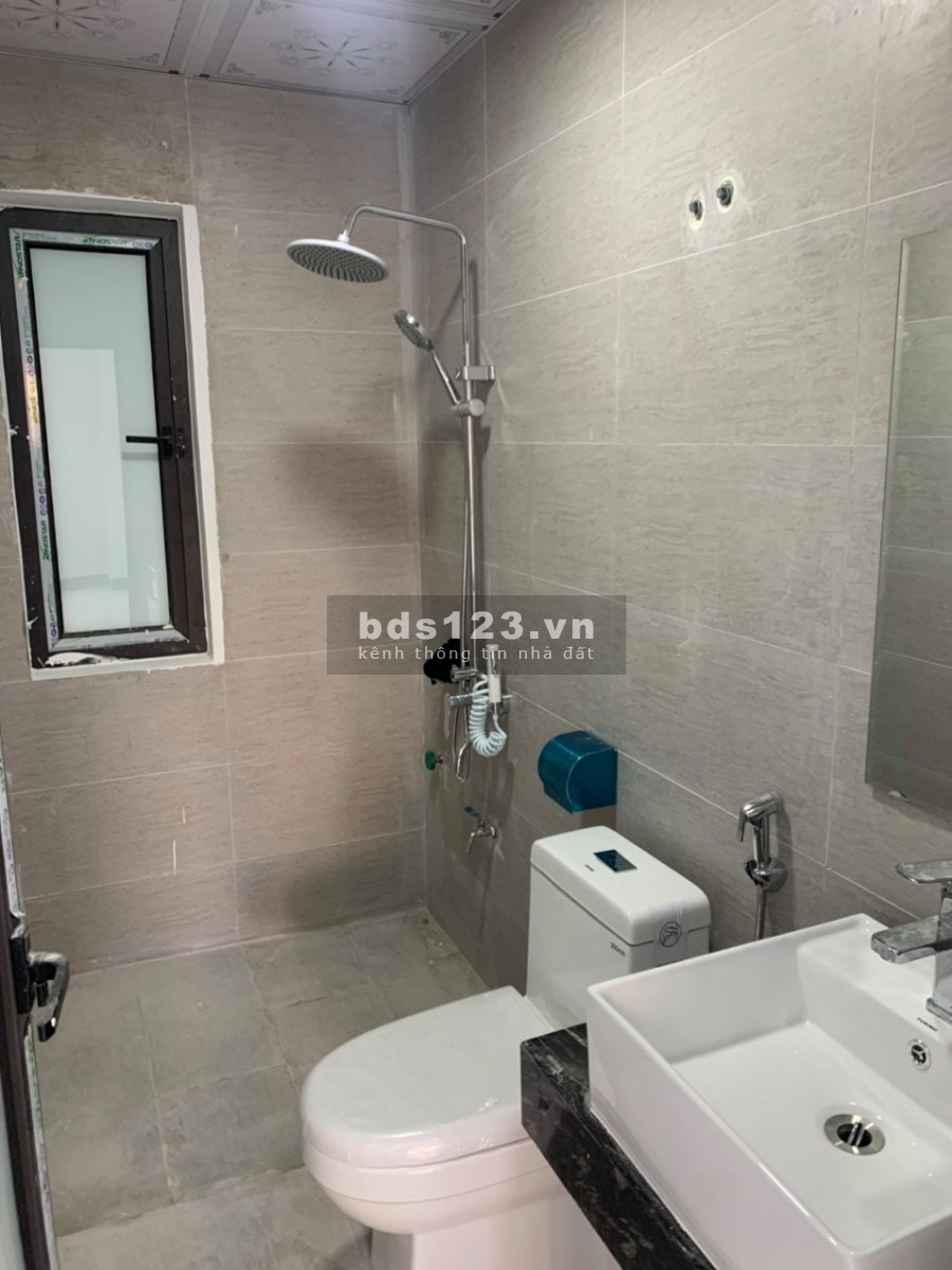 Nhỉnh 2 Tỷ có nhà Trung tâm Quận 5 Tầng xây mới Sổ đỏ chính chủ nội thất Châu Âu.