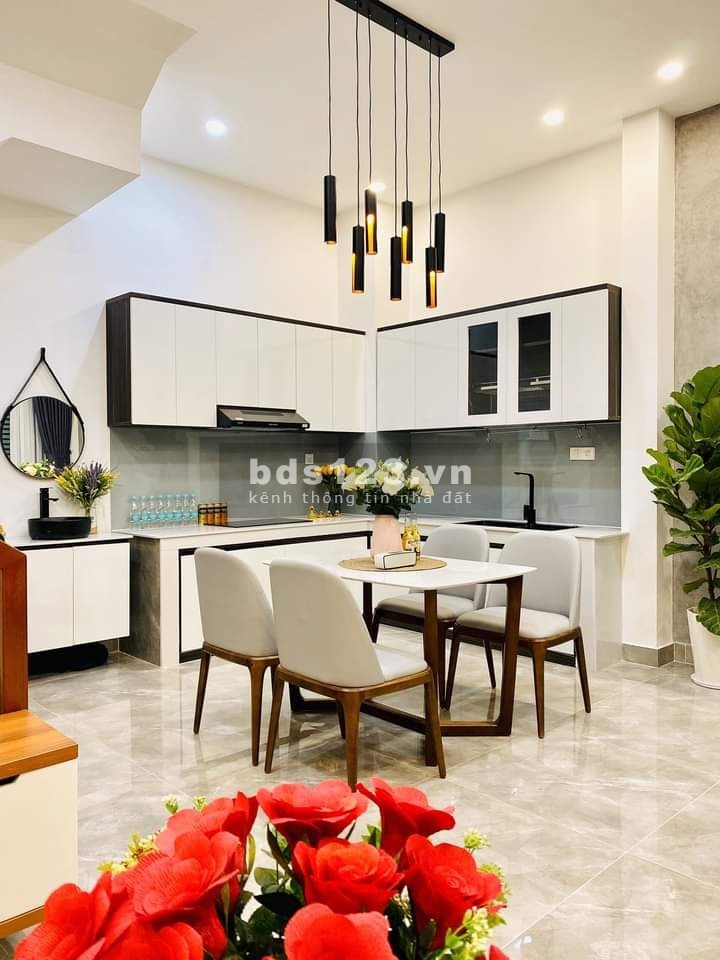 Bán nhà hàng xóm Landmark Võ Duy Ninh, phường 22 Quận Bình Thạnh, tiện xây mới, giá 2.6 tỷ