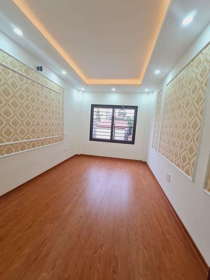 Nhỉnh 4 ti có nhà mới 45m2*5 tầng Phố Hoàng Mai, Hoàng Mai cách ô tô tải 5m